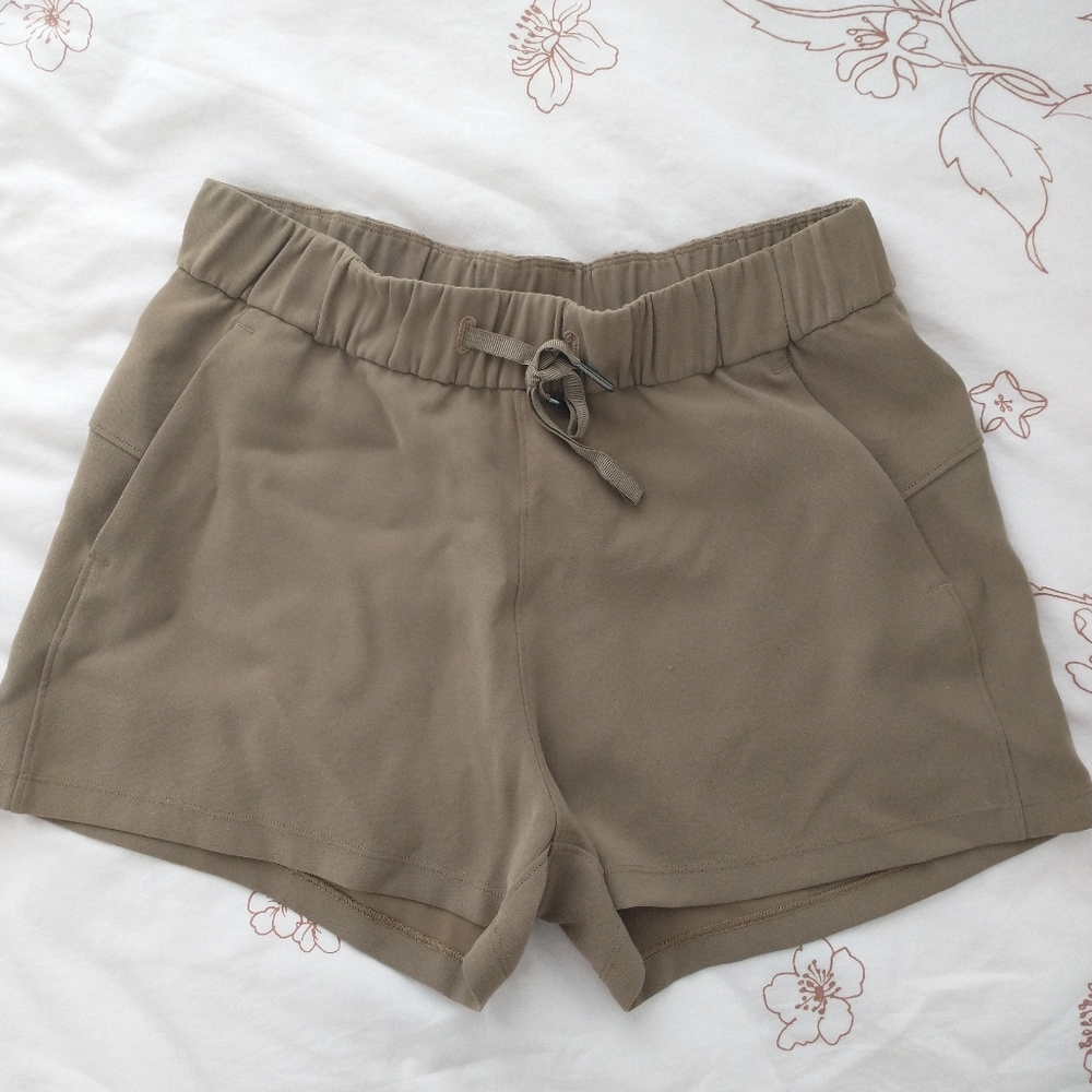 Lululemon On the Fly Short